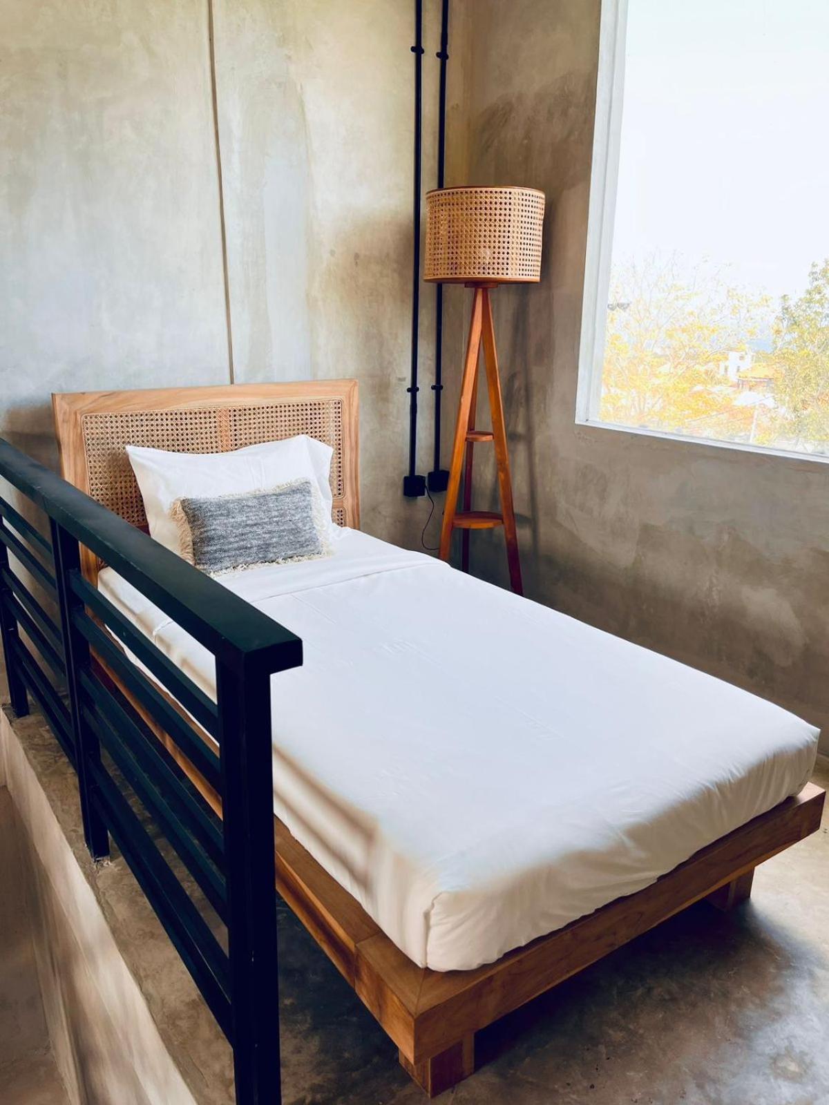 Salty Prana Retreat Center Hotel อูลูวาตู ภายนอก รูปภาพ